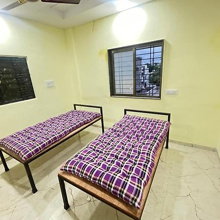 Shree Swami Samarth Pg Rooms For Boys โซลาปูร์ ภายนอก รูปภาพ